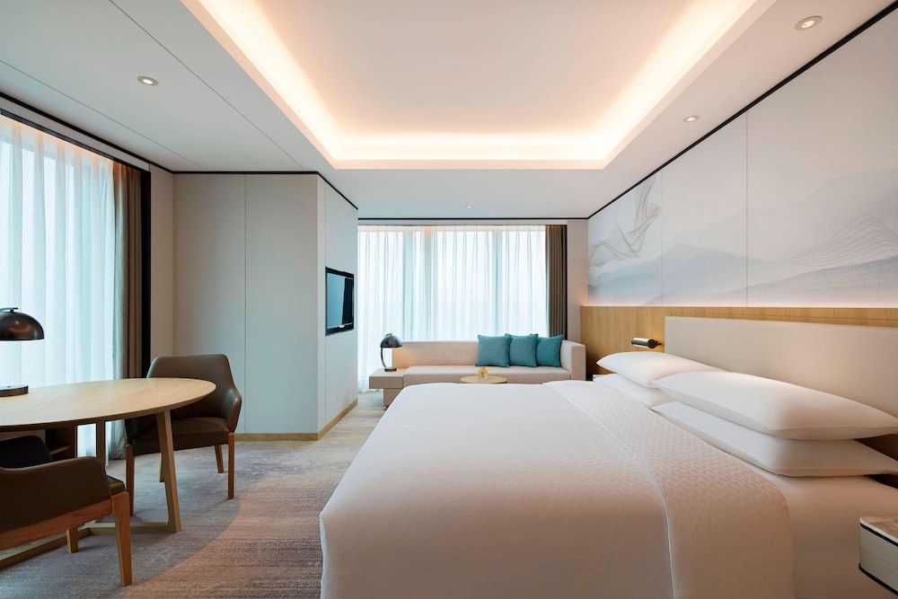 Room, 1 King Bed, Corner