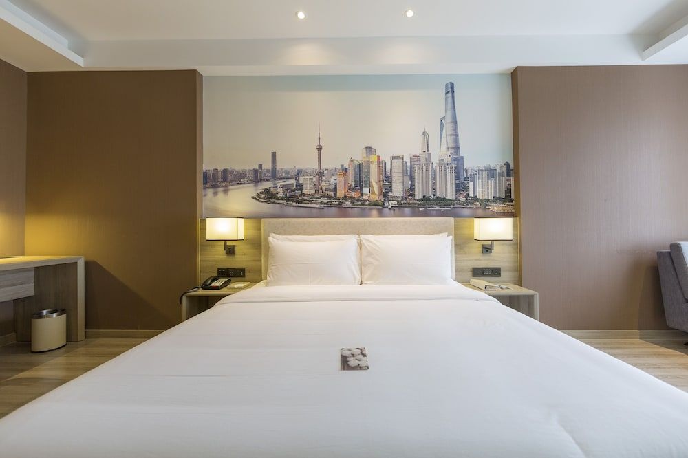 Suite, Garden View
