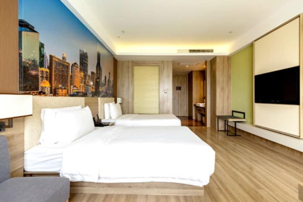 Suite, Garden View