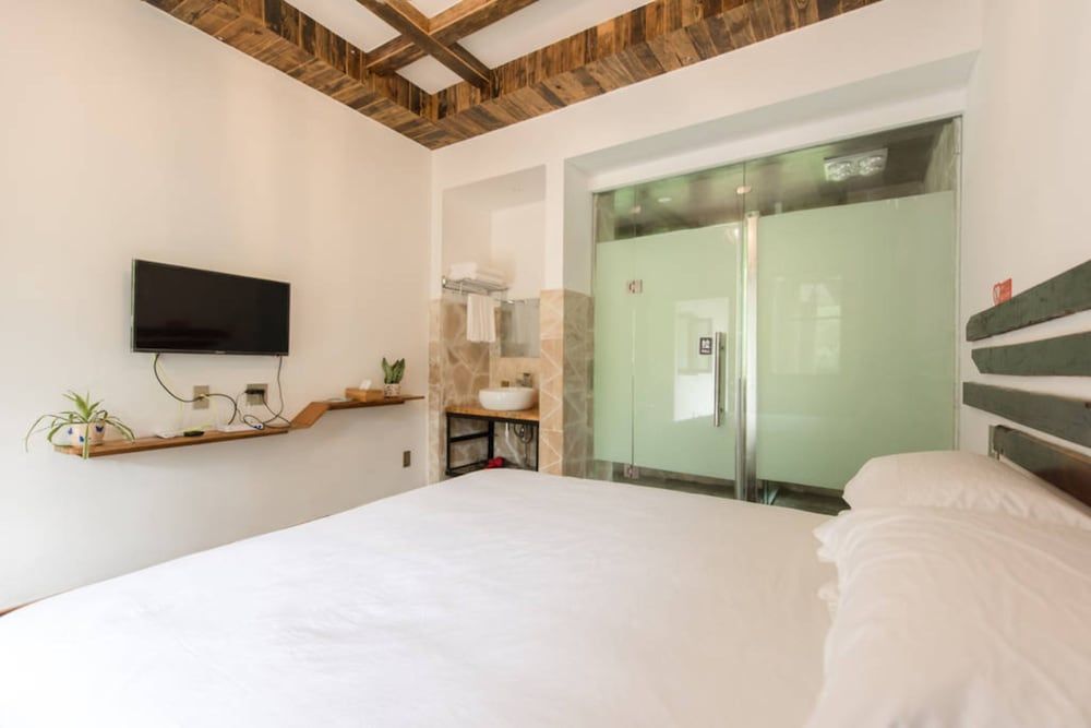 Moganshan Jianqi Inn Signature Double Room with Terrace 2