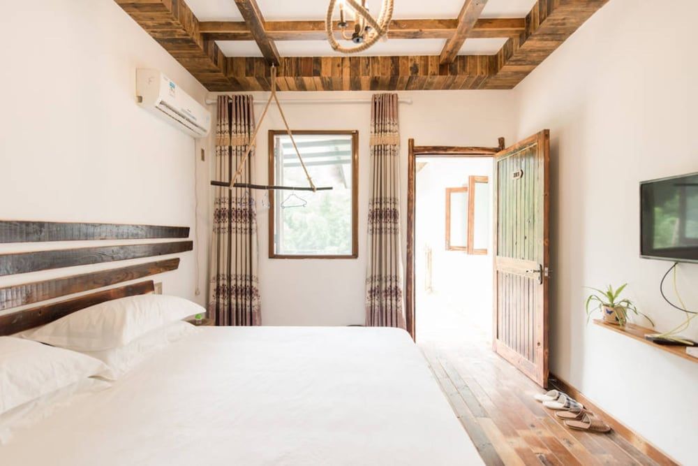 Moganshan Jianqi Inn Signature Double Room with Terrace 4