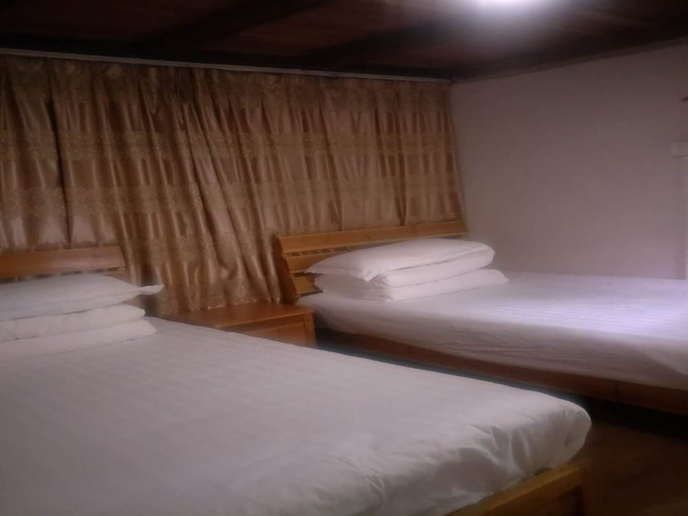Classic Quadruple Room