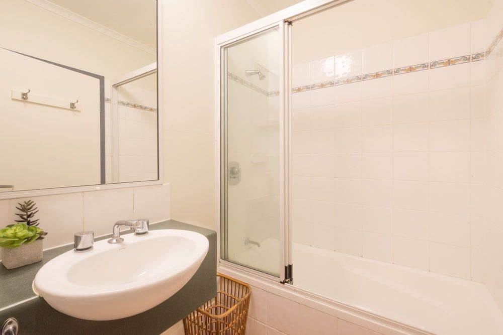 undefined Coral Tree Inn 9