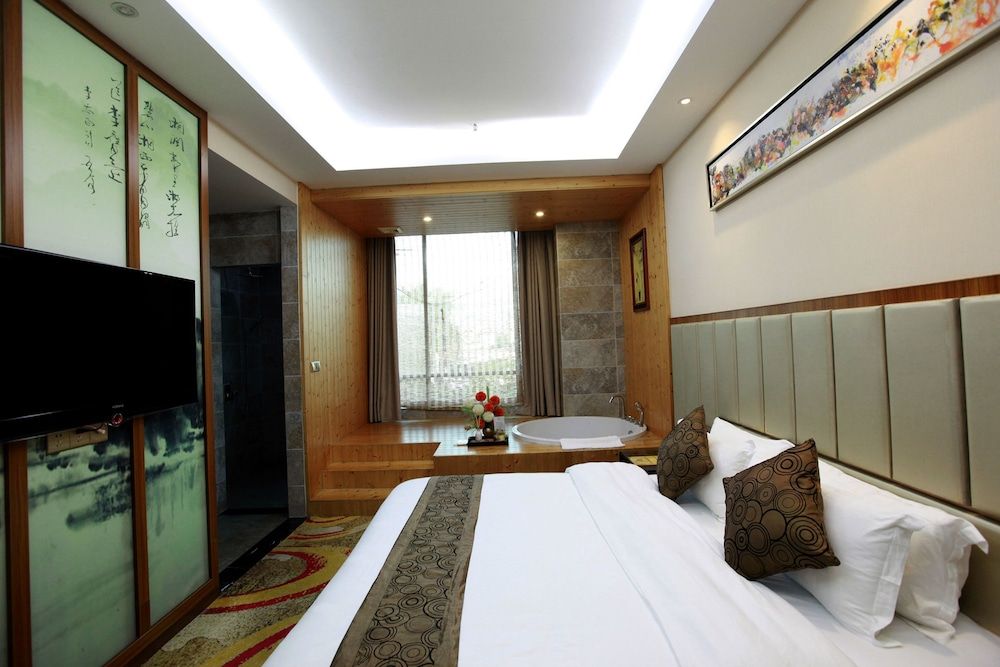 Jun Chen Health Hotel SPA King Room 5