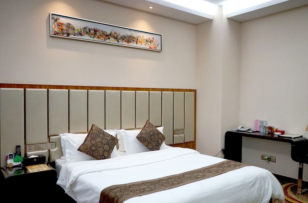 Jun Chen Health Hotel SPA King Room 6