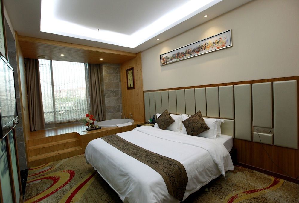 Jun Chen Health Hotel SPA King Room 4