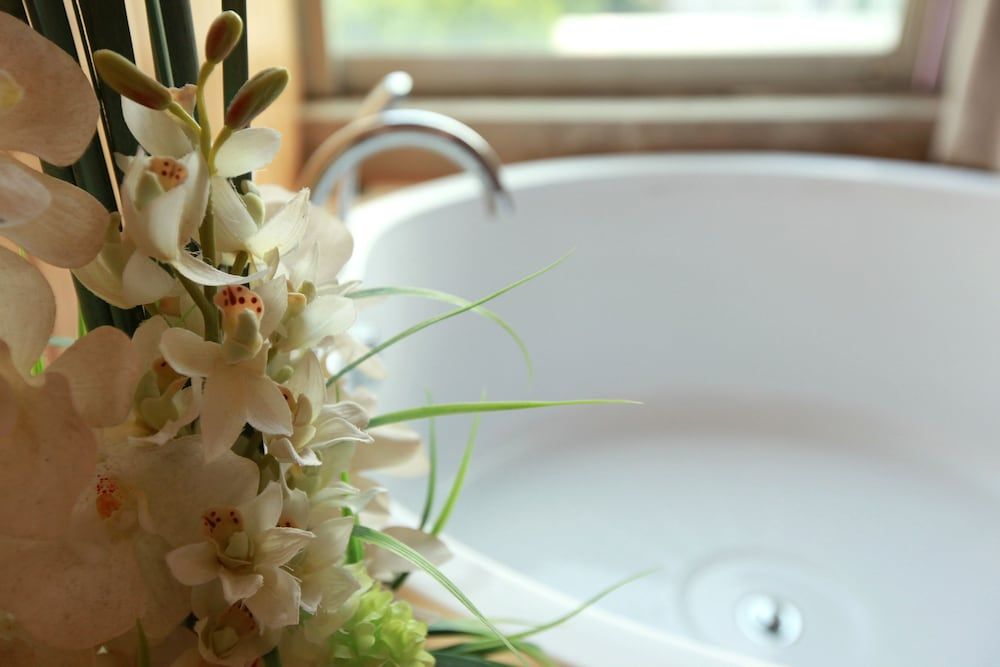 Deep Soaking Bathtub