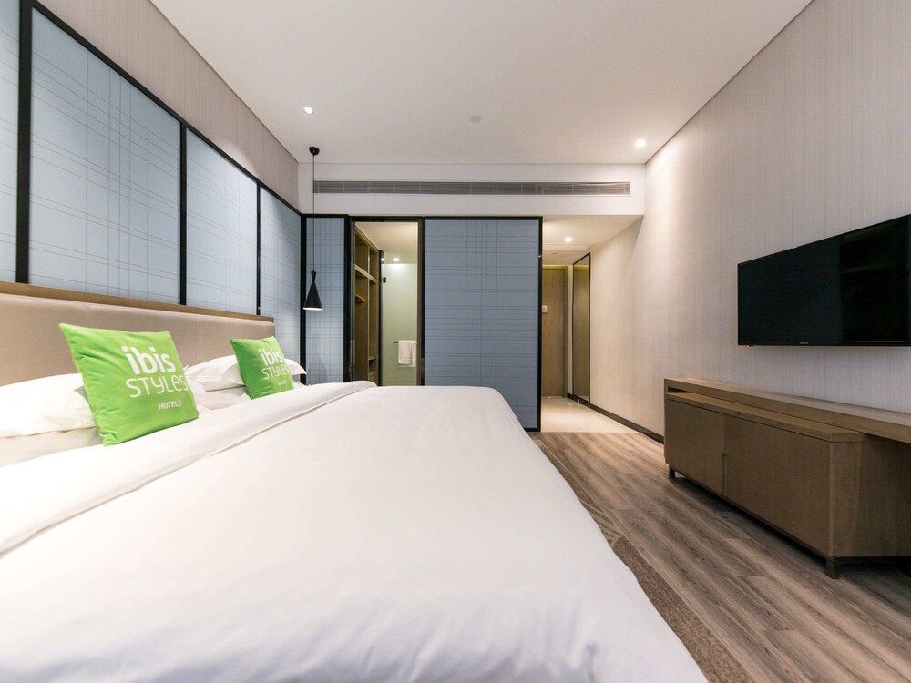Ibis Styles Shanghai Hongqiao Airport Superior Double Room 12