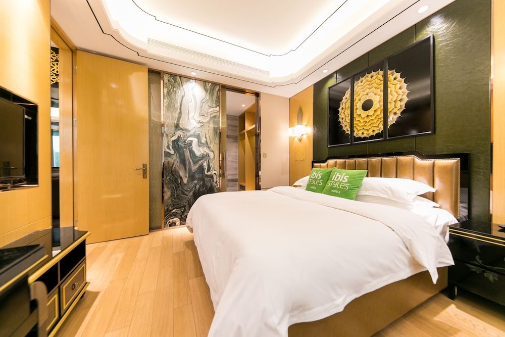 Ibis Styles Shanghai Hongqiao Airport Superior Double Room 4