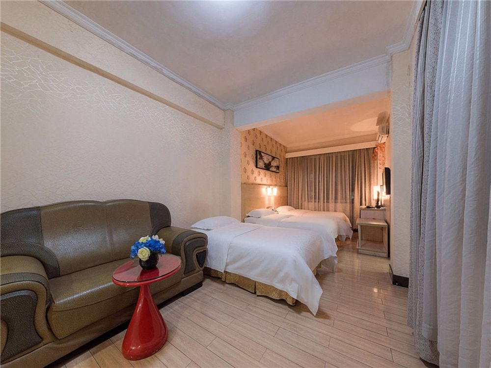 undefined Kaiserdom Hotel Tiyuxi Metro Station 2