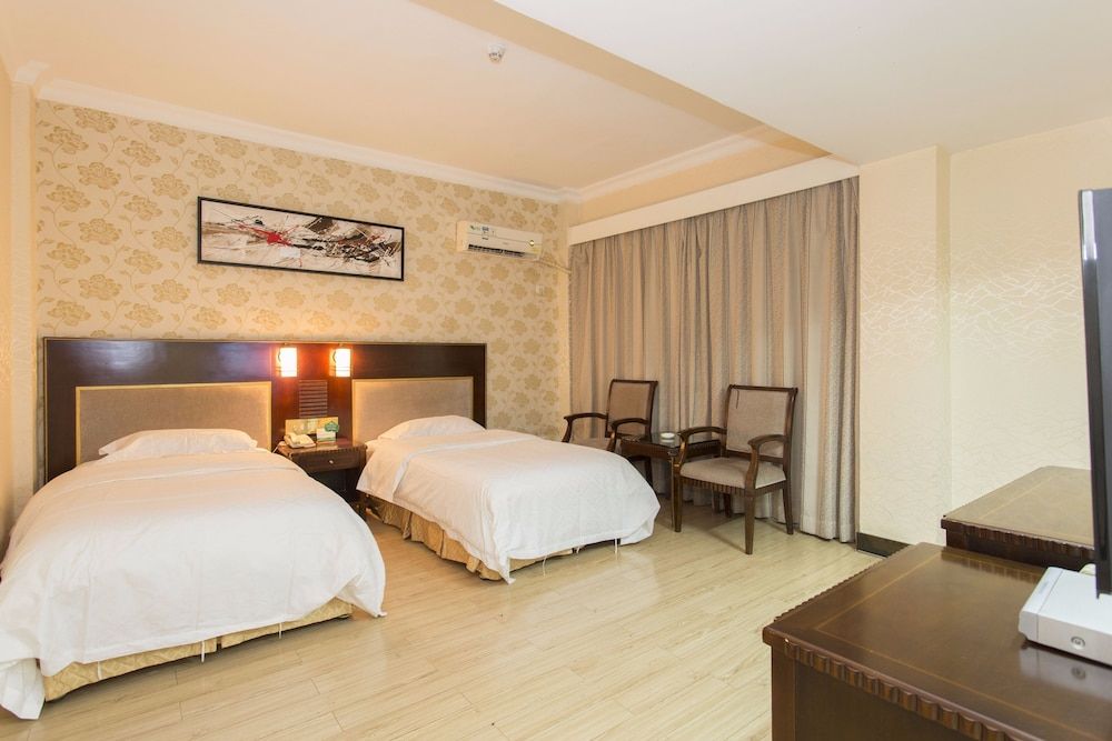 undefined Kaiserdom Hotel Tiyuxi Metro Station 3