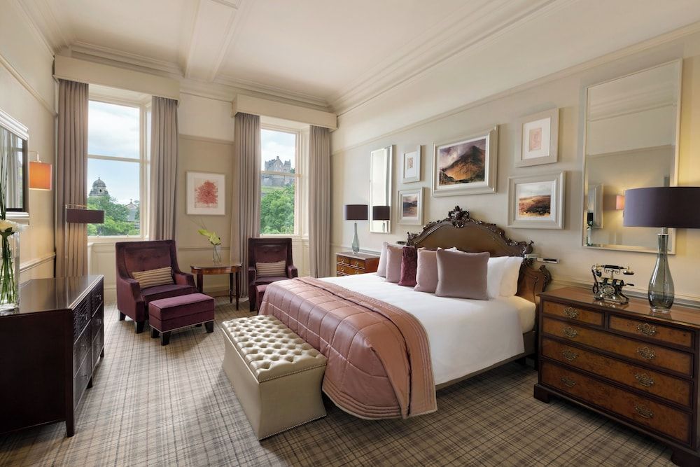 Suite, 1 King Bed (Alexander Graham Bell )