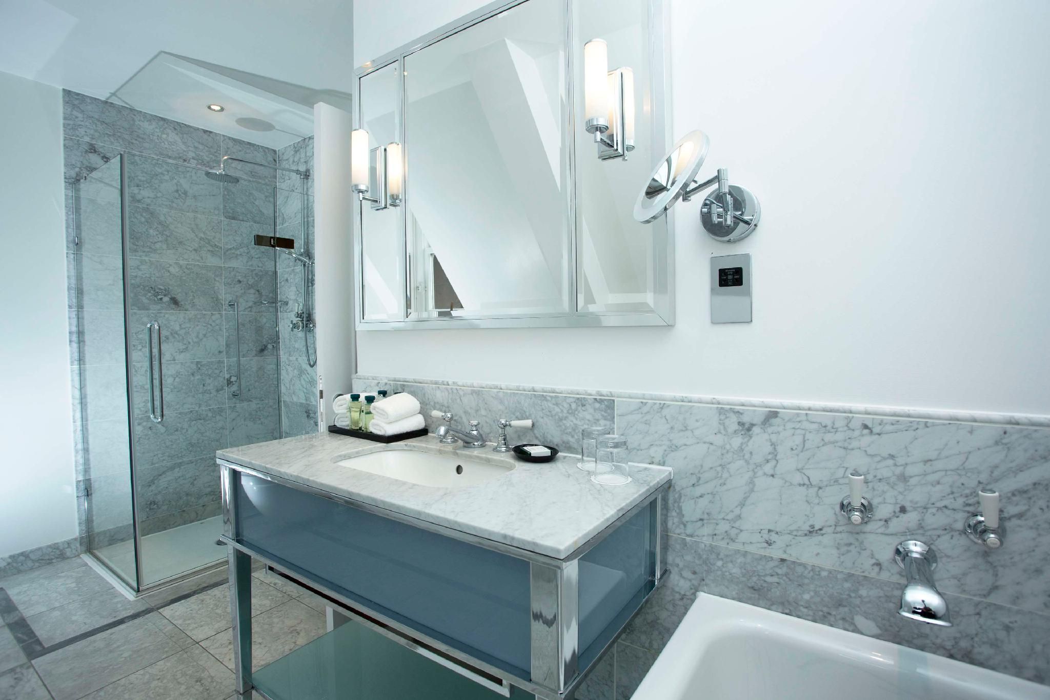 undefined The Caledonian Edinburgh, Curio Collection by Hilton 4