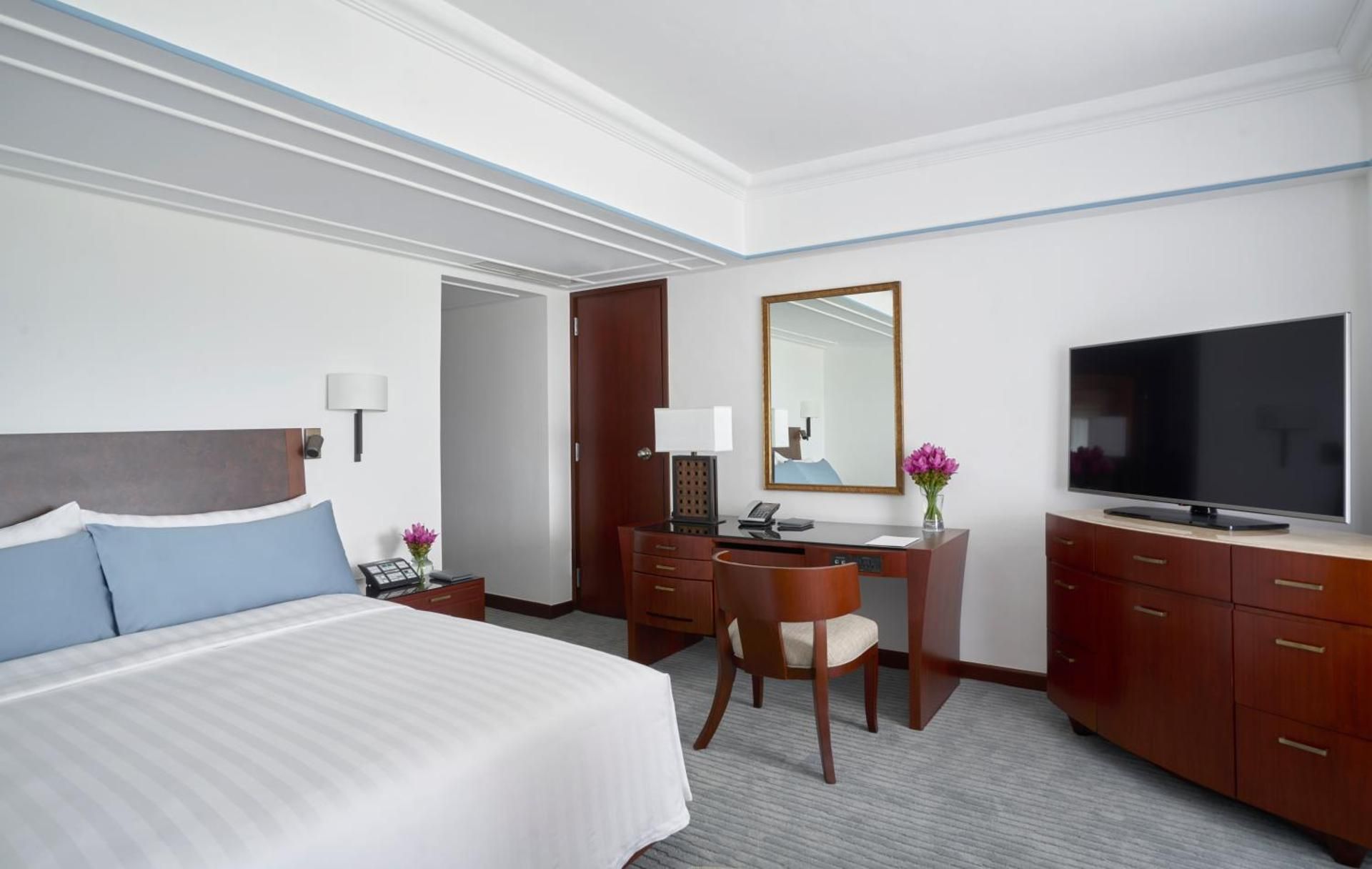undefined The Peninsula Manila 6