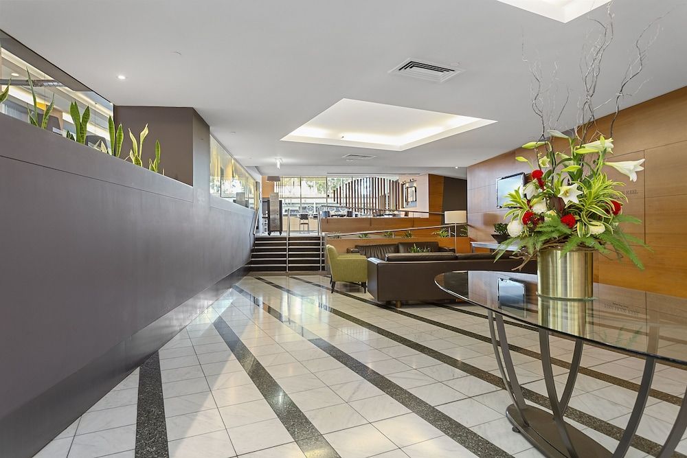 undefined Clarion Suites Gateway