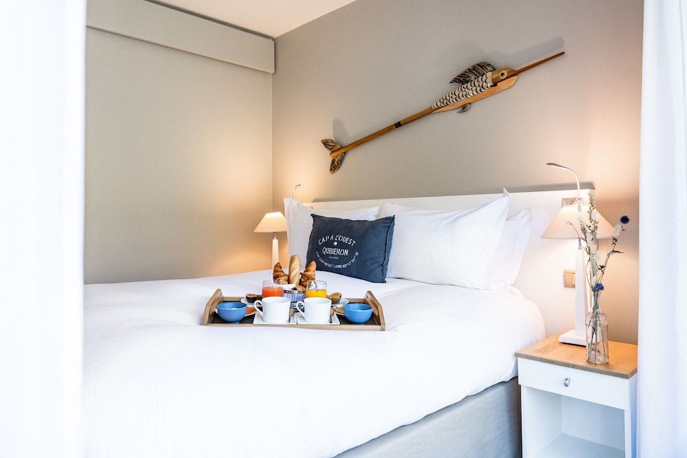 Classic Room, 1 Double Size Bed, Inland Side