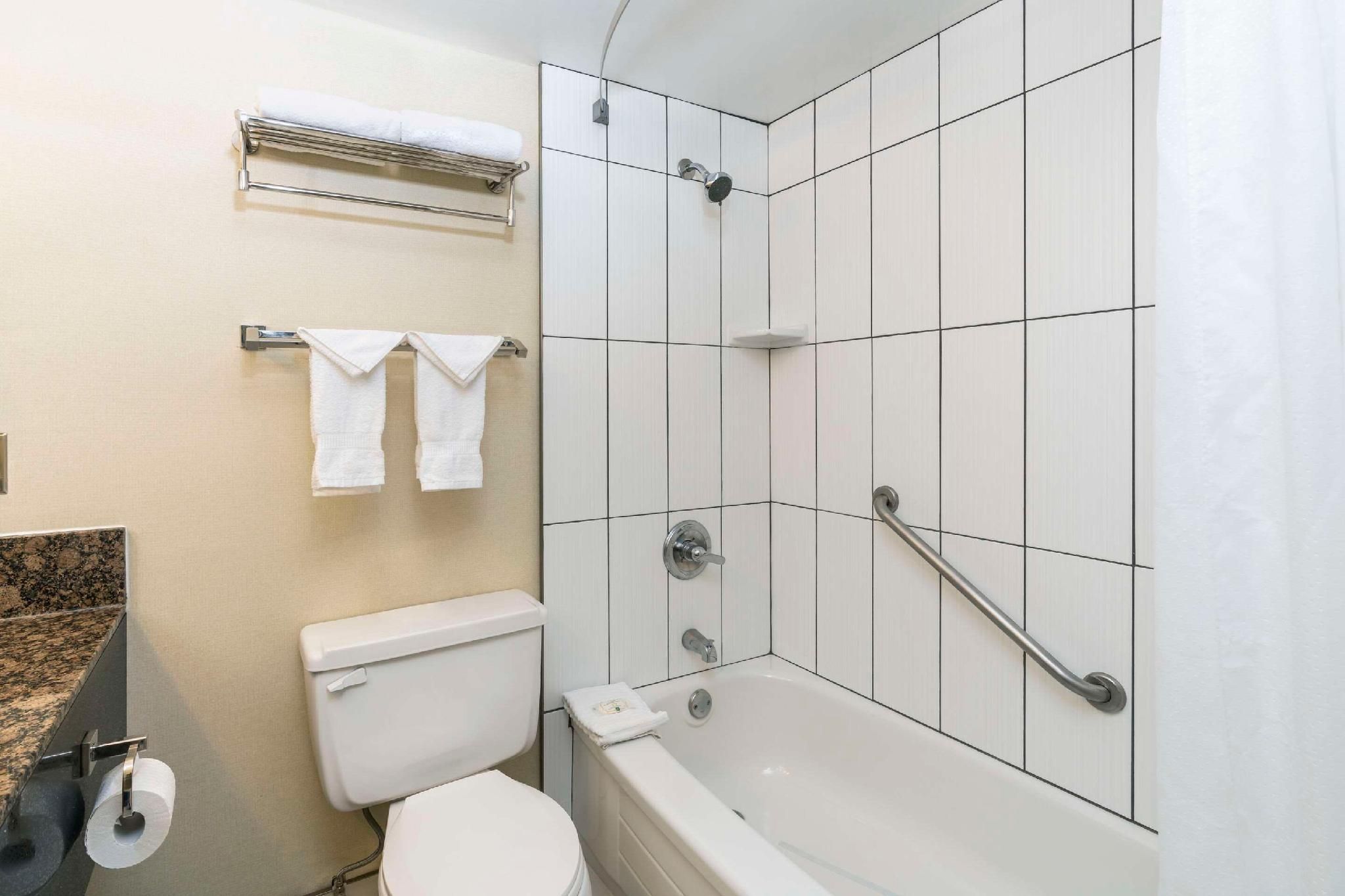 2 Queen Beds, Efficiency, Nonsmoking, Upgrade