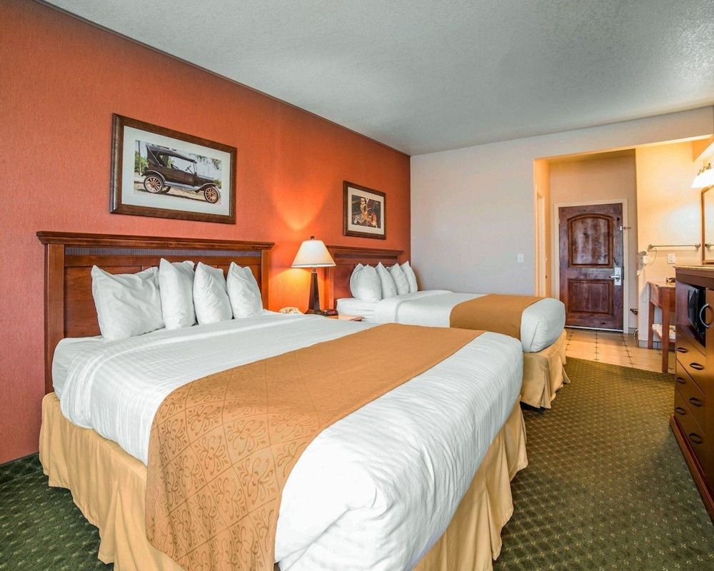 Standard Room, 2 Queen Beds, Non Smoking