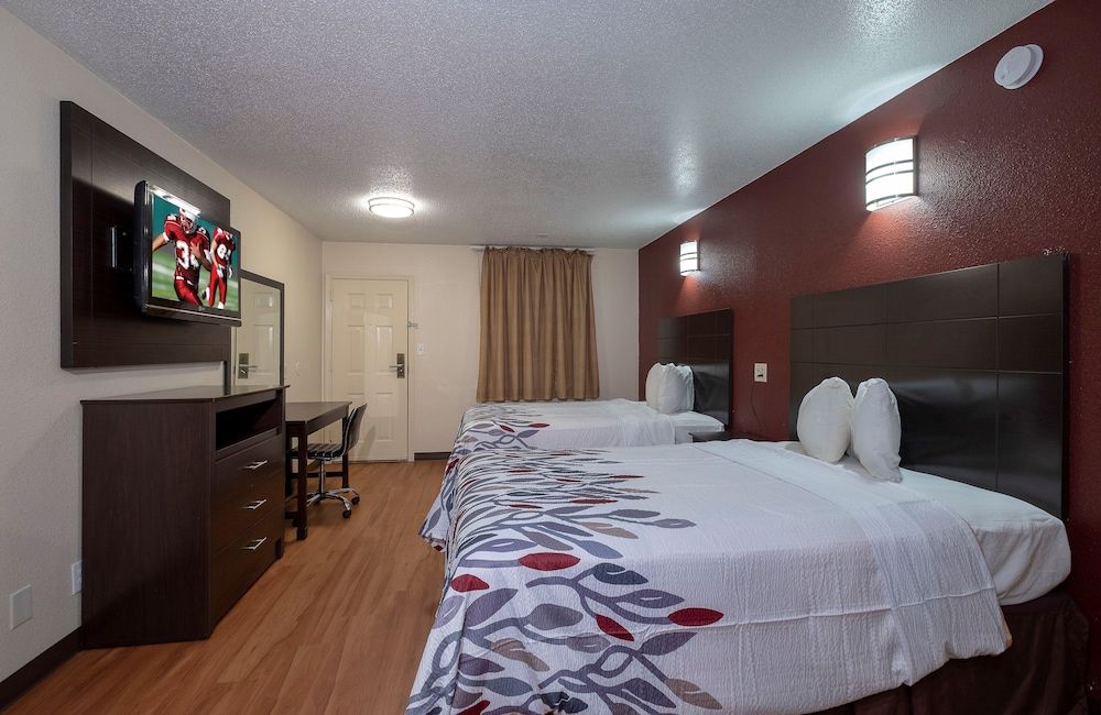 Red Roof Inn Morgan City Deluxe Room, 2 Double Beds, Accessible, Non Smoking 2