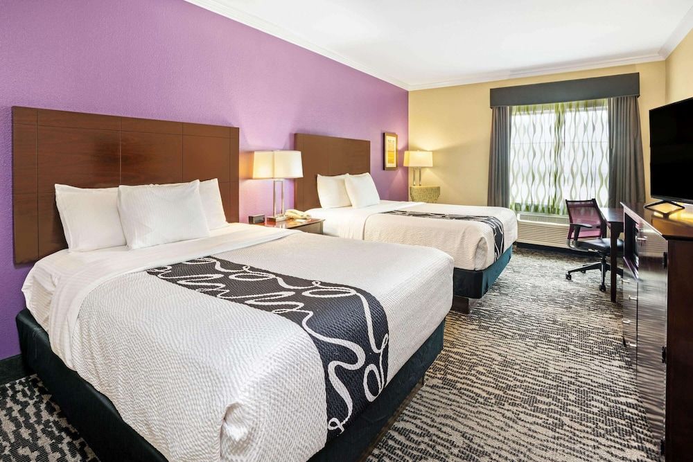 Room, 2 Queen Beds, Accessible, Non Smoking (Mobility/Hearing, Tub w/ Grab Bars)