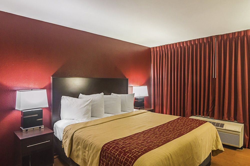 Standard Suite, 1 King Bed, Non Smoking