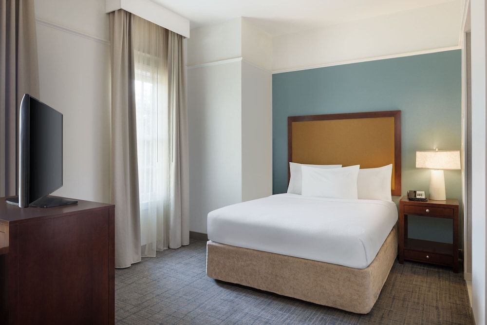 Residence Inn by Marriott Savannah Downtown/Historic District Studio, 1 Queen Bed with Sofa bed 2