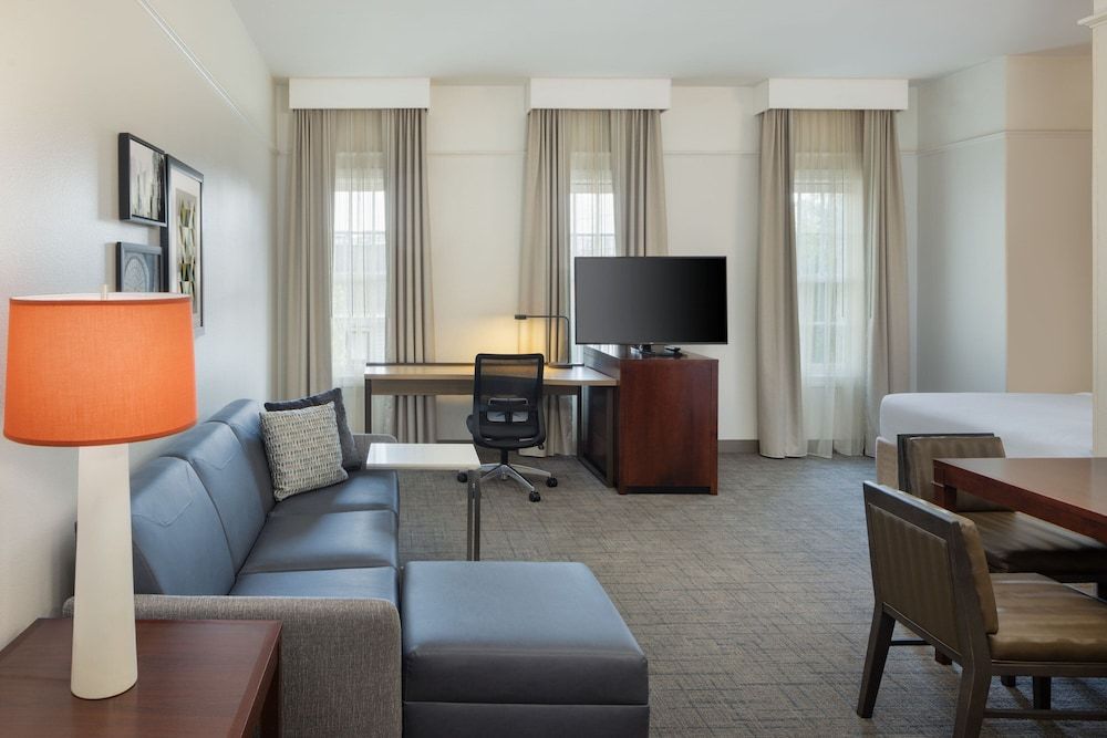 Residence Inn by Marriott Savannah Downtown/Historic District Studio, 1 Queen Bed with Sofa bed 6