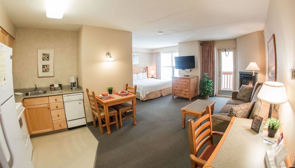 Trickle Creek Lodge Studio Suite 4