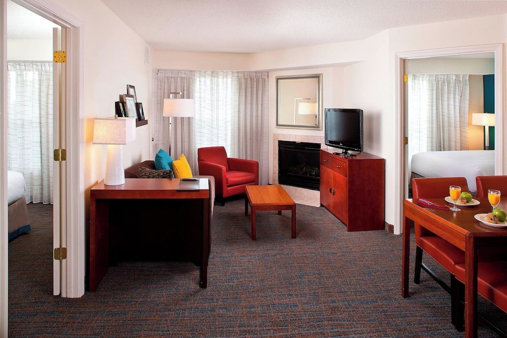 Suite, 2 Bedrooms (Hearing Accessible)