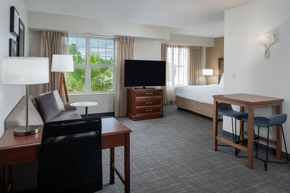 Studio, 1 King Bed with Sofa bed, Non Smoking