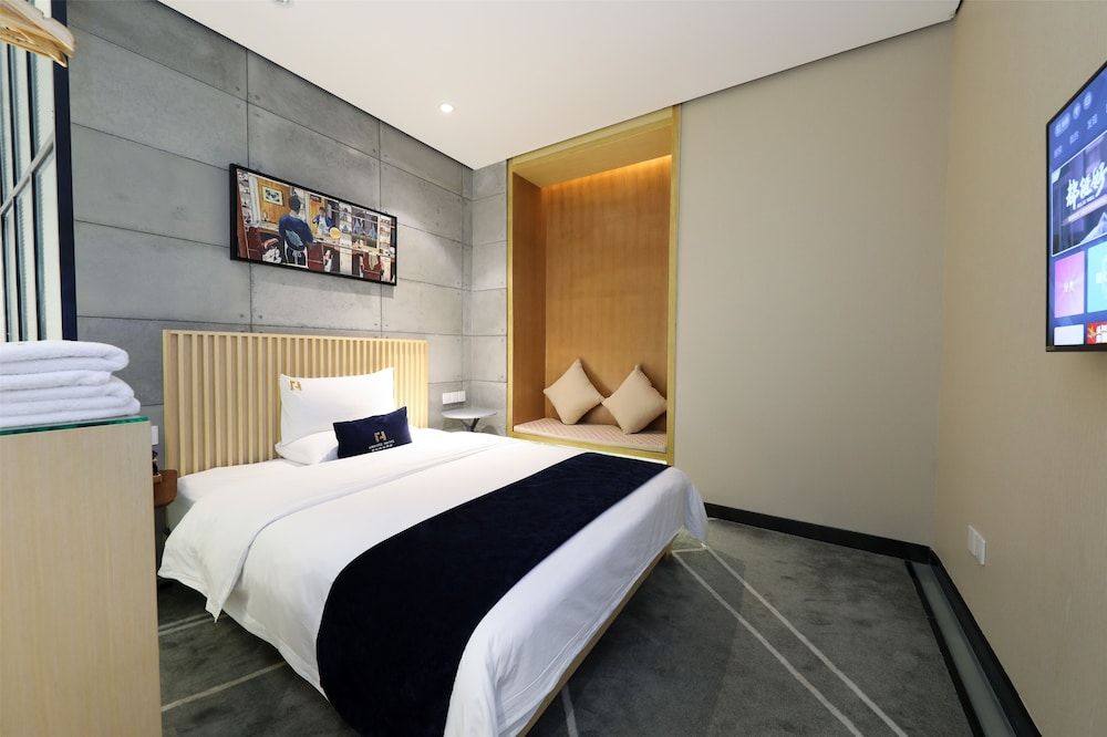 Arrivee Hotel Comfort Double Room, 1 Queen Bed 5