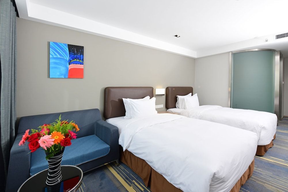 Standard Room, 1 King Bed