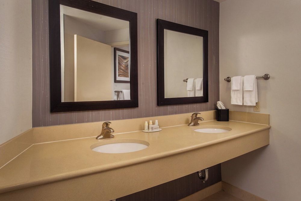 undefined Courtyard Washington, DC/U.S. Capitol 8