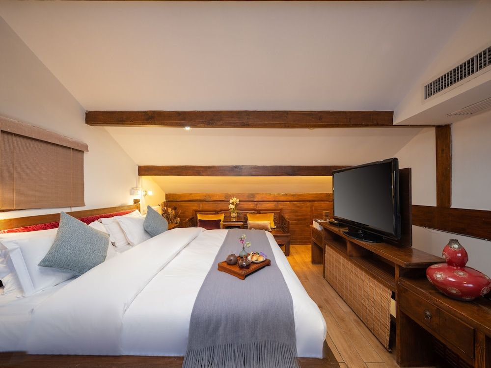 Merry Inn Lijiang Deluxe Room, Bathtub 2