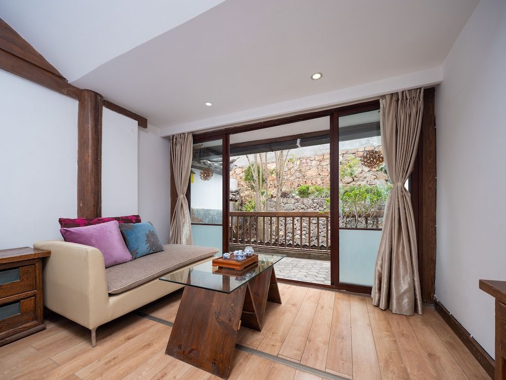 Merry Inn Lijiang Double Room (Sky View) 6