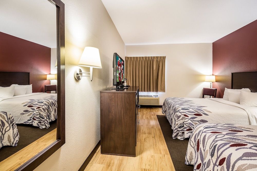 Deluxe Room, 2 Queen Beds (Smoke Free)