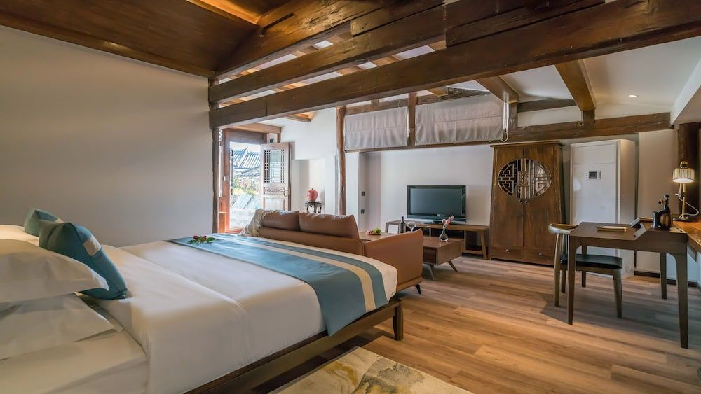 Lize Graceland Artistic Suite Inn Deluxe Double Room, Balcony 3