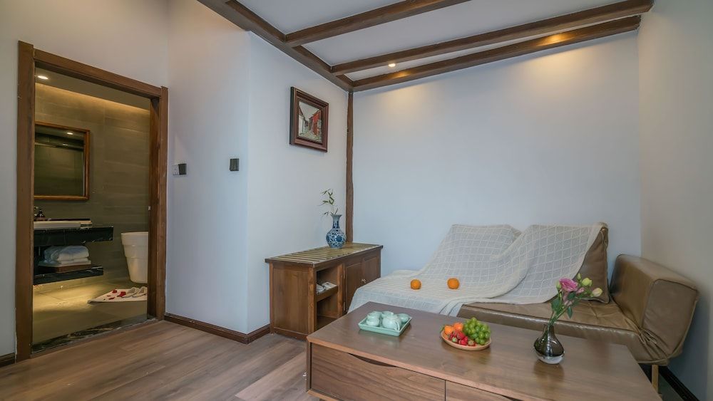 Lize Graceland Artistic Suite Inn Deluxe Double Room, Balcony 18