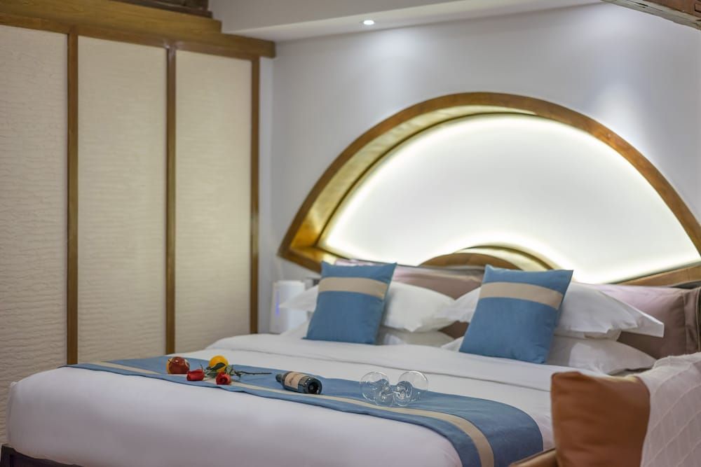 Lize Graceland Artistic Suite Inn Deluxe Suite