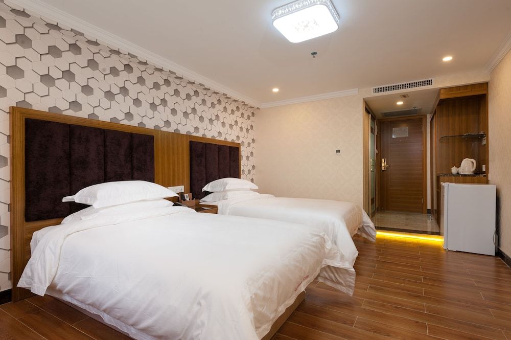 undefined Guangzhou Compass Hotel 2