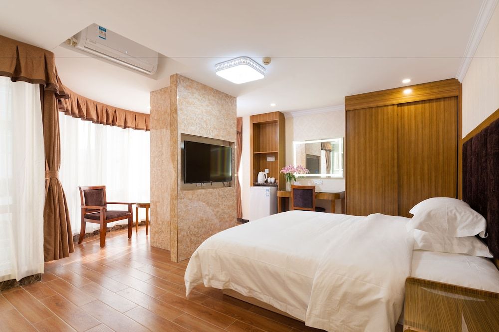 undefined Guangzhou Compass Hotel 4