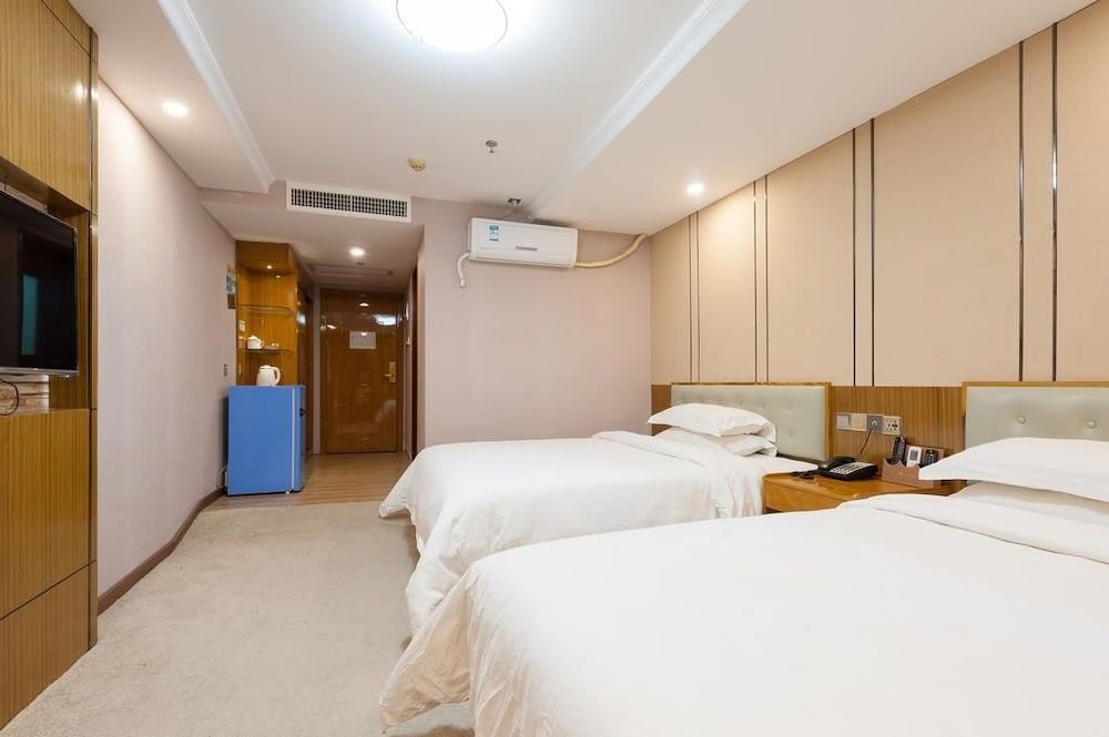 undefined Guangzhou Compass Hotel 3