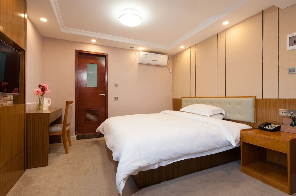 undefined Guangzhou Compass Hotel 5