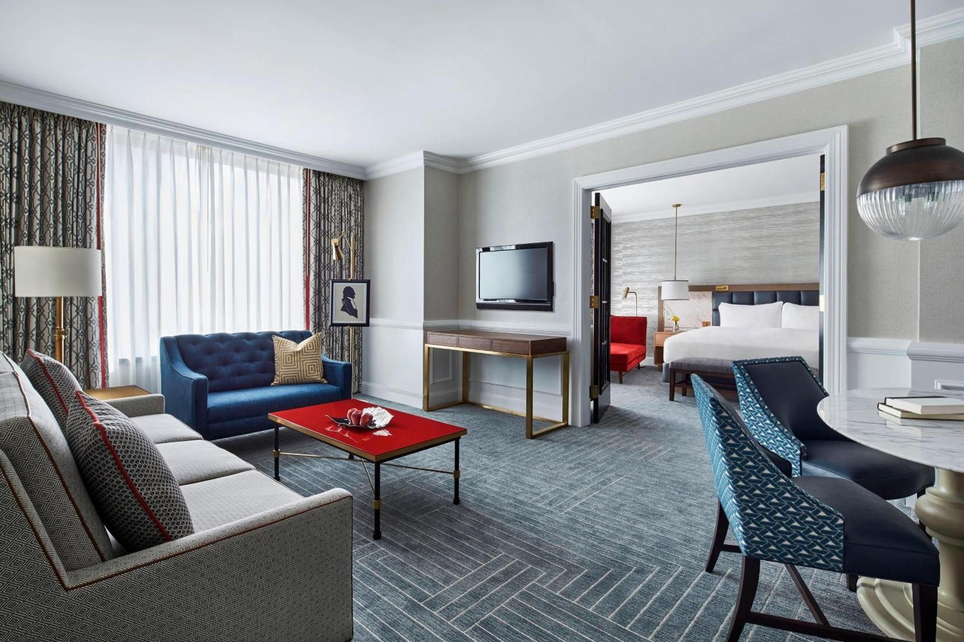 club one-bedroom suite, club lounge access, 1 bedroom suite, 1 king, sofa bed