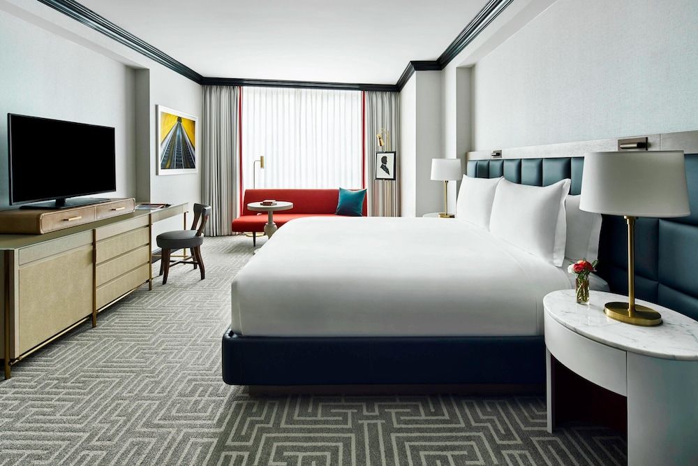 Deluxe Room, 1 King Bed (Mobility Accessible, Roll-In Shower)