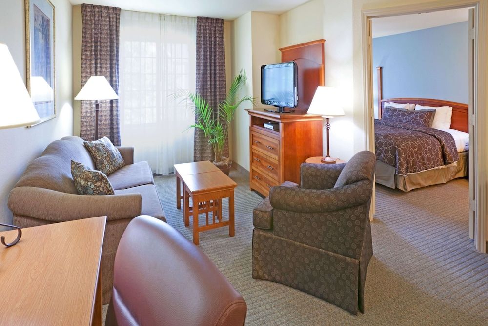 Suite, 1 Queen Bed with Sofa bed (One Bedroom)