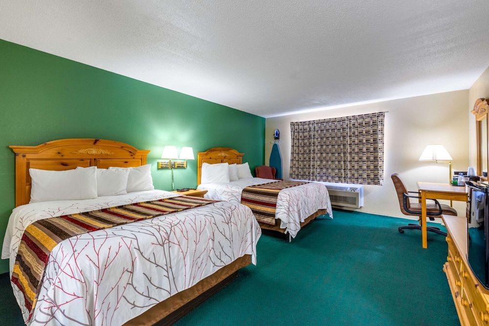 Standard Room, 2 Queen Beds, Non Smoking