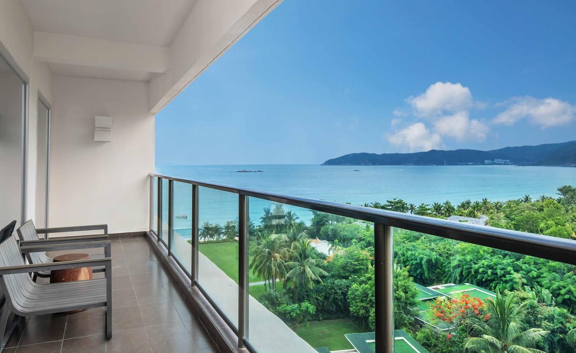 Two-Bedrooms Suite with Ocean View(Access to Executive VIP Pool )