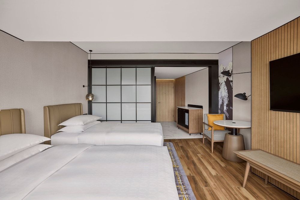 2 Bedroom Suite