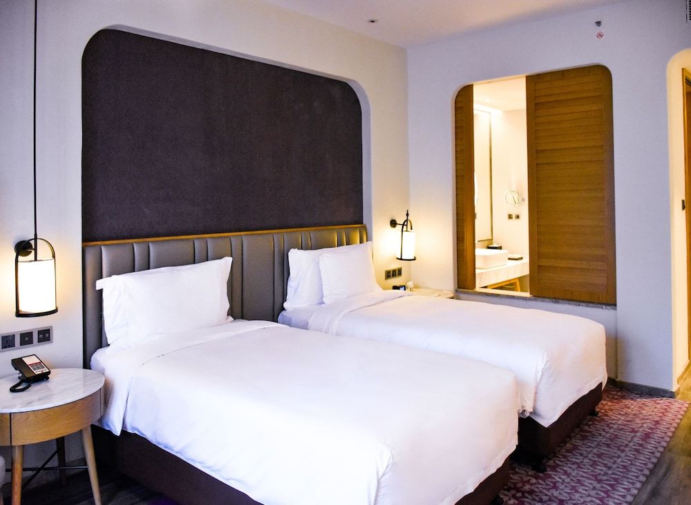 Premium Room, 2 Twin Beds, Accessible Bathtub, Club Lounge Access